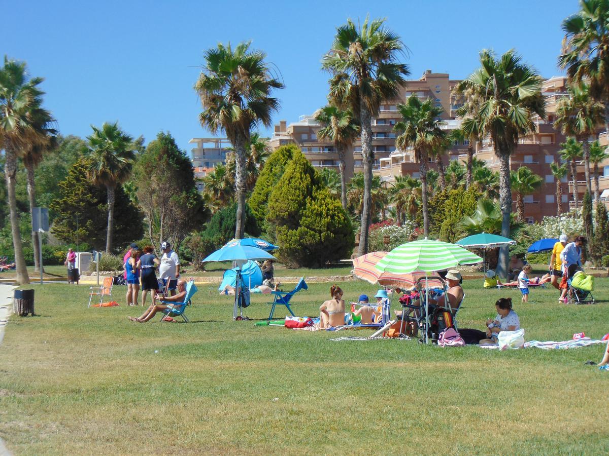Apartamentos Varios Con 2 Dorm En Marina Dor , La Playa De Amplaries 47 , Vista Lateral Al Mar أوروبيسا ذيل مار المظهر الخارجي الصورة