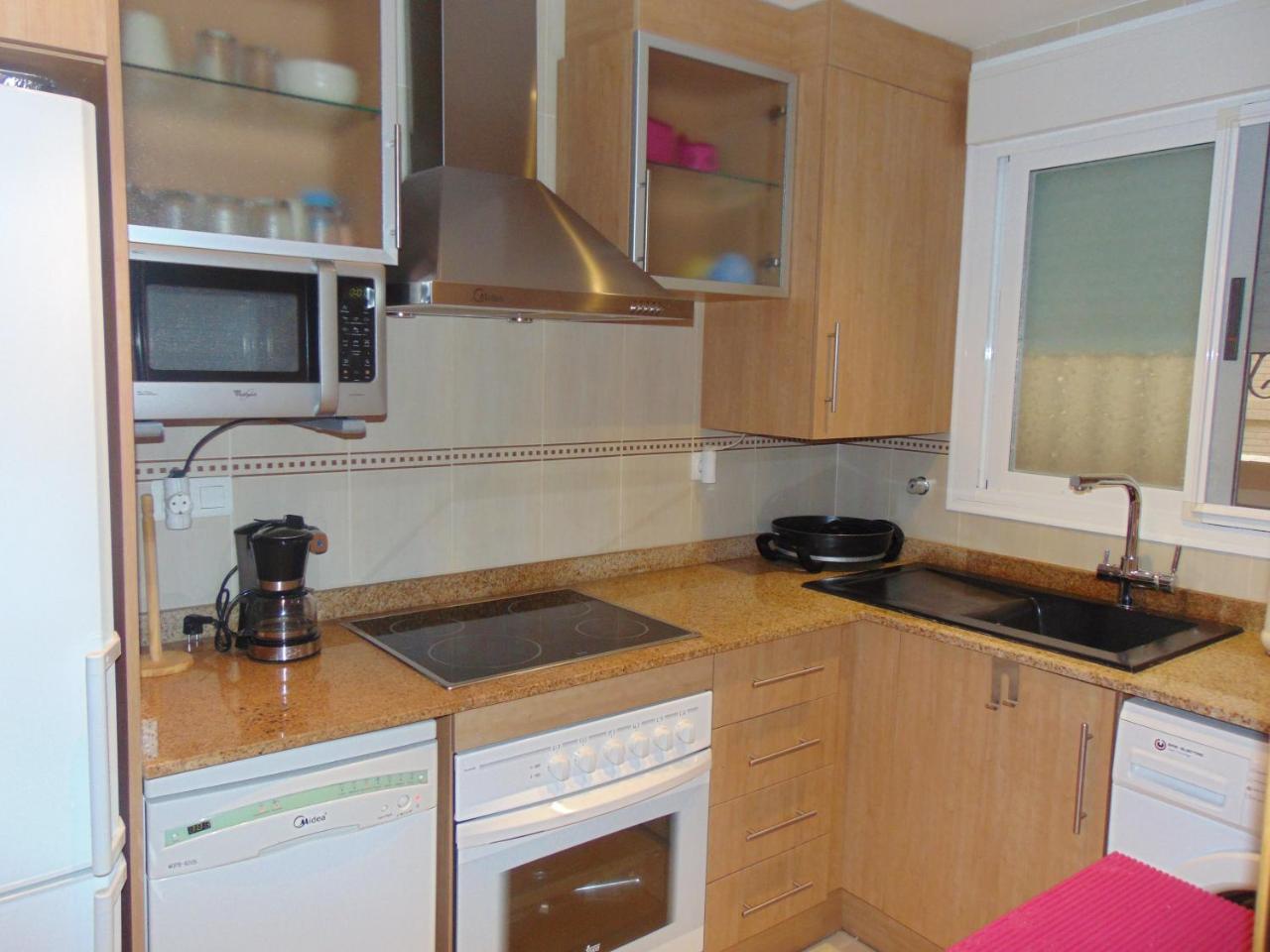Apartamentos Varios Con 2 Dorm En Marina Dor , La Playa De Amplaries 47 , Vista Lateral Al Mar أوروبيسا ذيل مار المظهر الخارجي الصورة